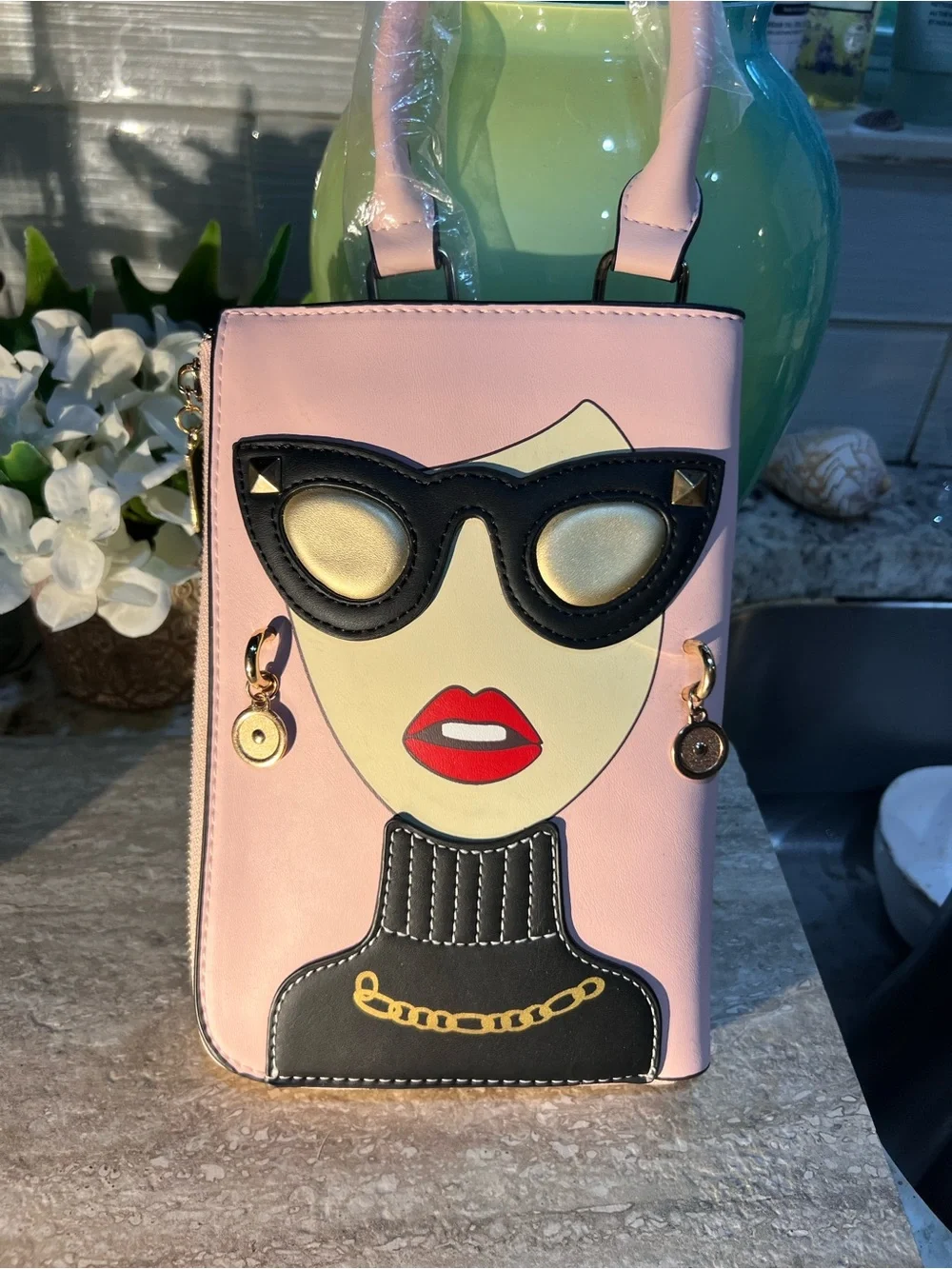 Pink Novelty lady Face Clutch wristlet Bag with Sunglasses Motif Brand New!